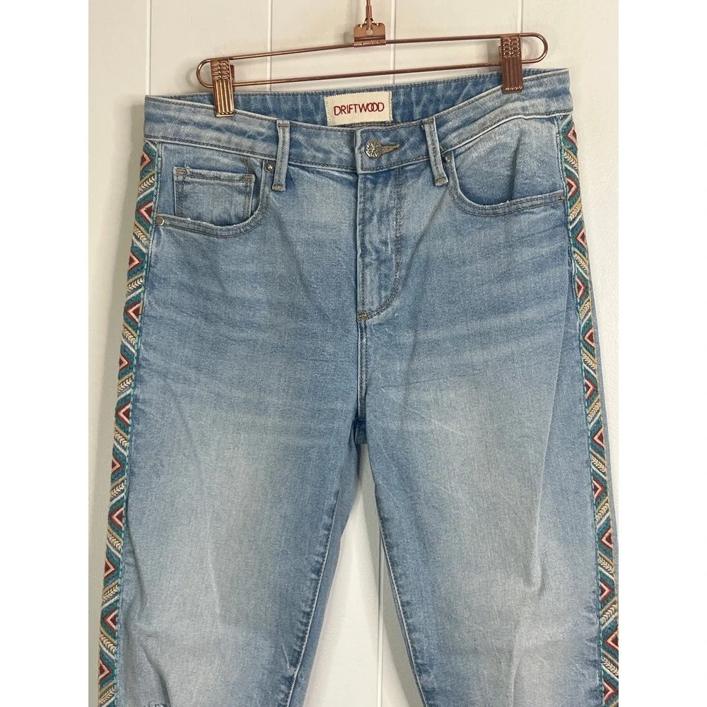 NWT Driftwood Gizelle Tucson Intentionally Distressed Light Wash Jeans Size 26‎